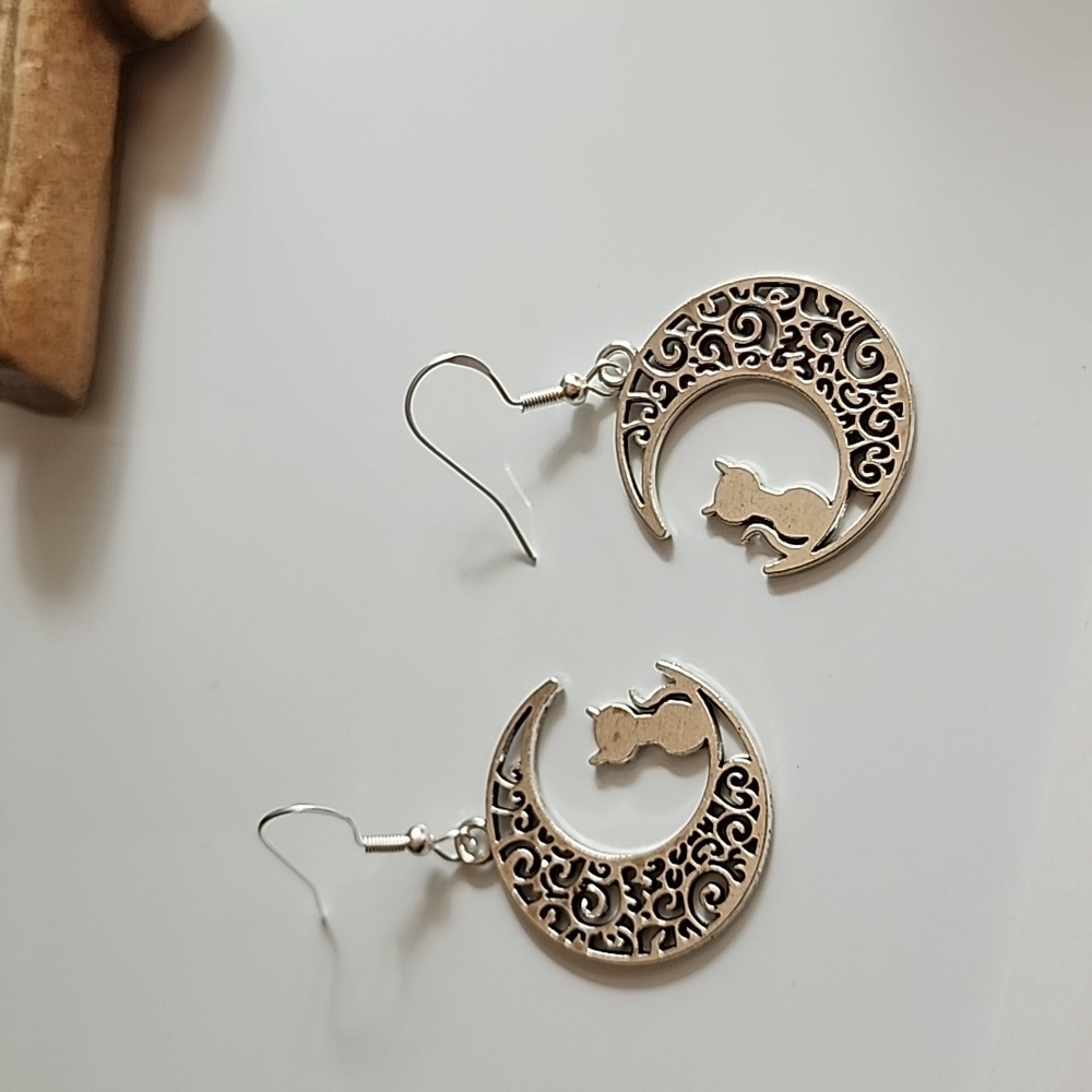 Crescent Moon Cat Earrings Silver 925S Posts ER - Picture 2 of 5